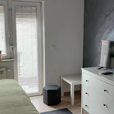 Mitrovica Kuca Apartment *
